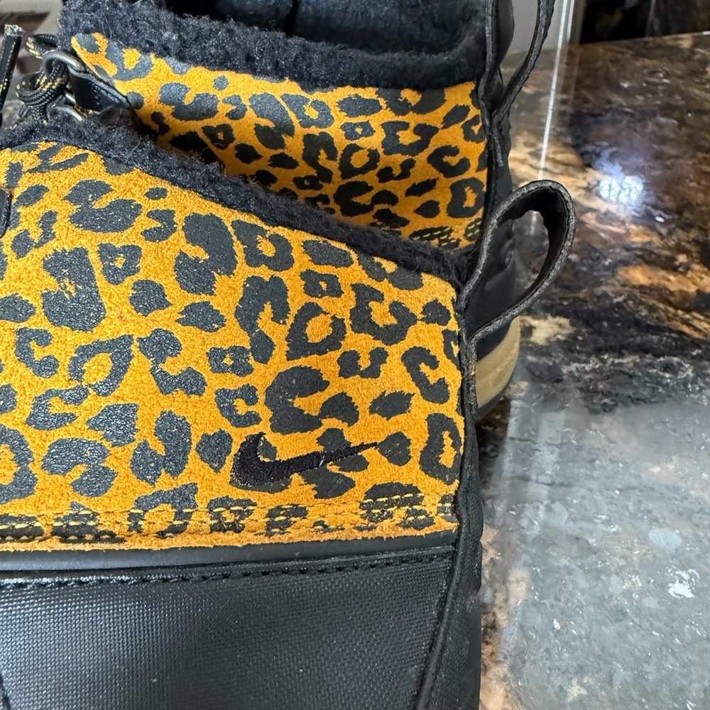 Nike ACG Boots - Picture 4 of 5